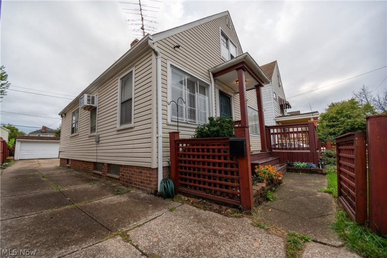 10905 Dale Avenue, Cleveland, OH - Photo 2