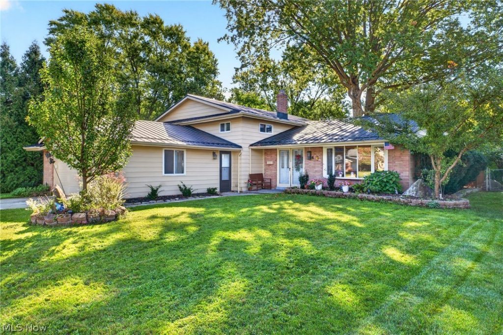 26673 Sudbury Drive, North Olmsted, OH