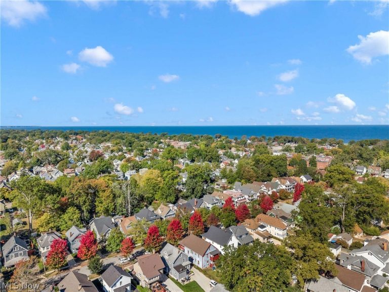 1251 Marlowe Avenue, Lakewood, OH - Photo 8