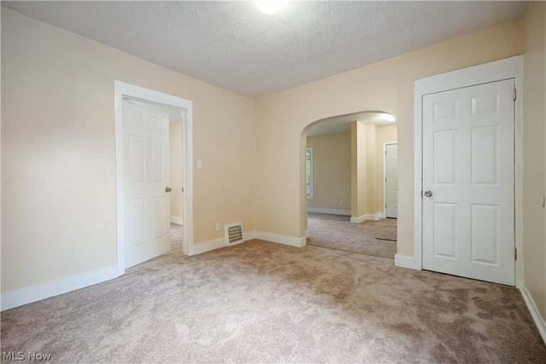 1152 Manning Avenue, Akron, OH - Photo 6
