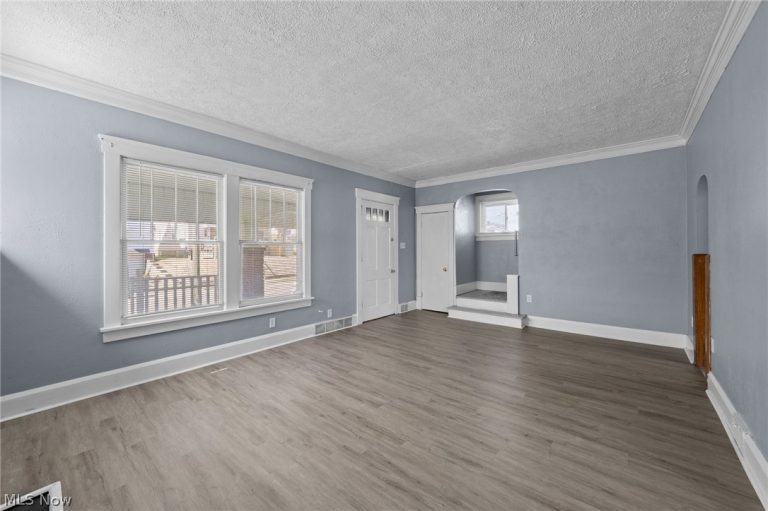 160 Claremont Avenue, Canton, OH - Photo 6