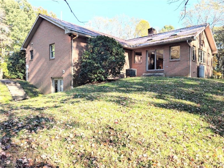 1401 Millers Lane, Zanesville, OH - Photo 5