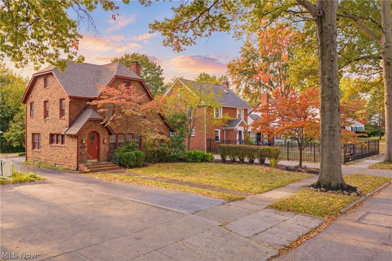 415 Greenwood Avenue, Akron, OH - Photo 2