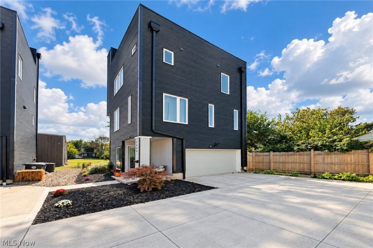 1434 48 Street #D, Cleveland, OH - Photo 2