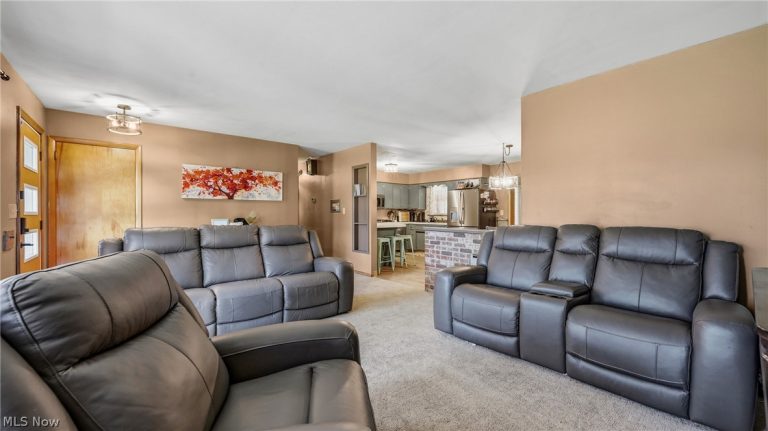 208 Creed Avenue, Hubbard, OH - Photo 8