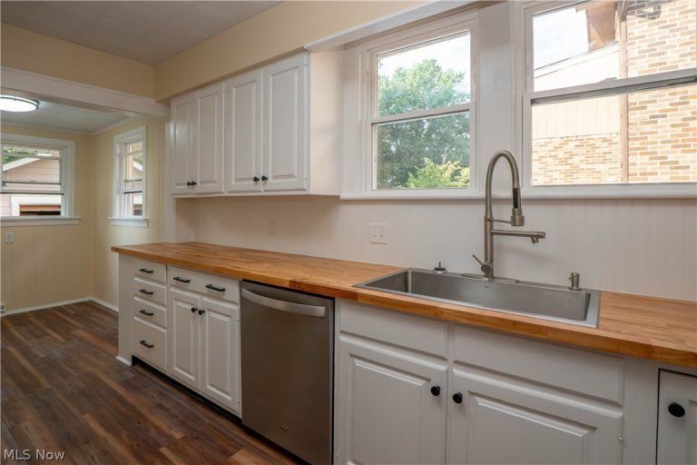 216 6th Street, North Canton, OH - Photo 8