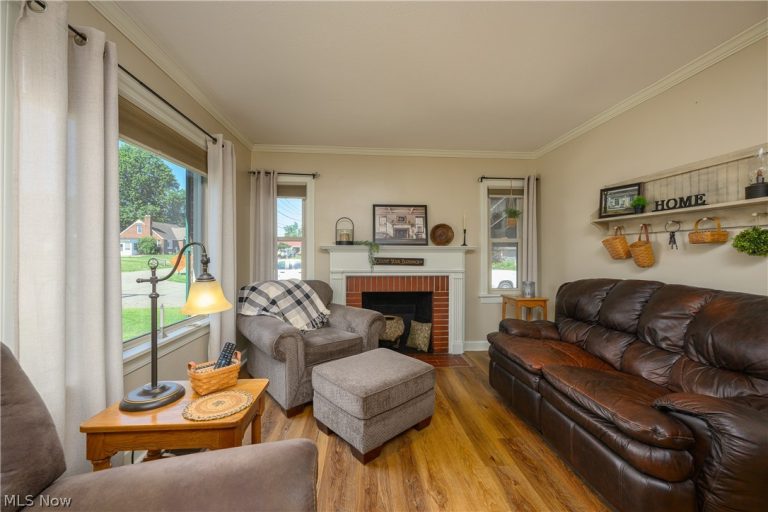 4457 Emma Place, Canton, OH - Photo 2
