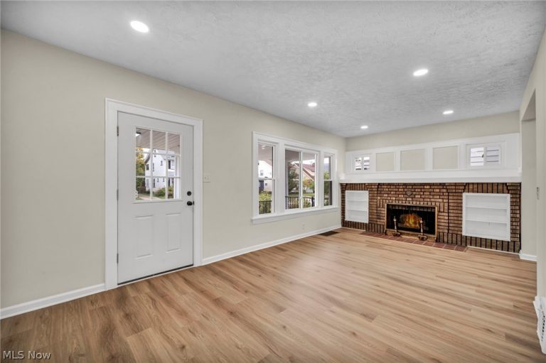 2077 Wyandotte Avenue, Lakewood, OH - Photo 8