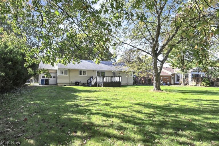 4701 Dover Center Road, North Olmsted, OH - Photo 8