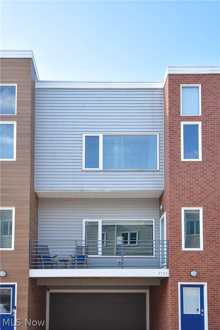 5735 Bridge Avenue, Cleveland, OH, 44102