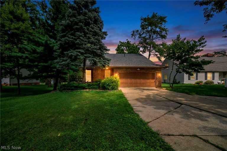 18446 Drake Road, Strongsville, OH - Photo 4