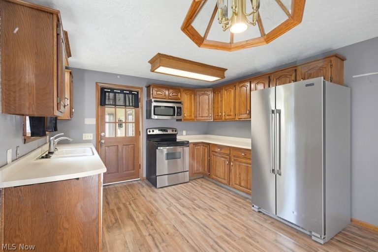 1718 Woodlawn Avenue, Canton, OH - Photo 2