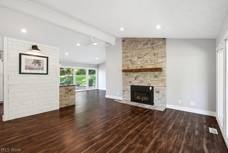 7817 Cambridge Drive, Brecksville, OH - Photo 4