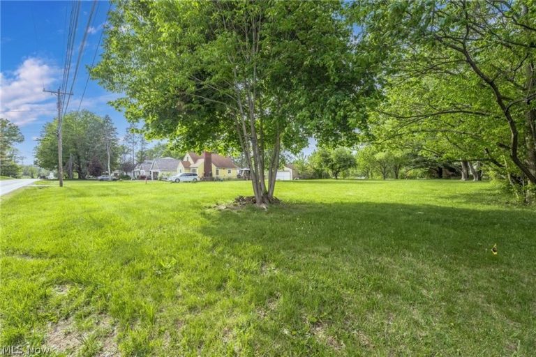 2607 Wise Road, North Canton, OH - Photo 5