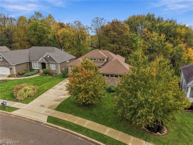 1137 Laurel Green Drive, North Canton, OH - Photo 6