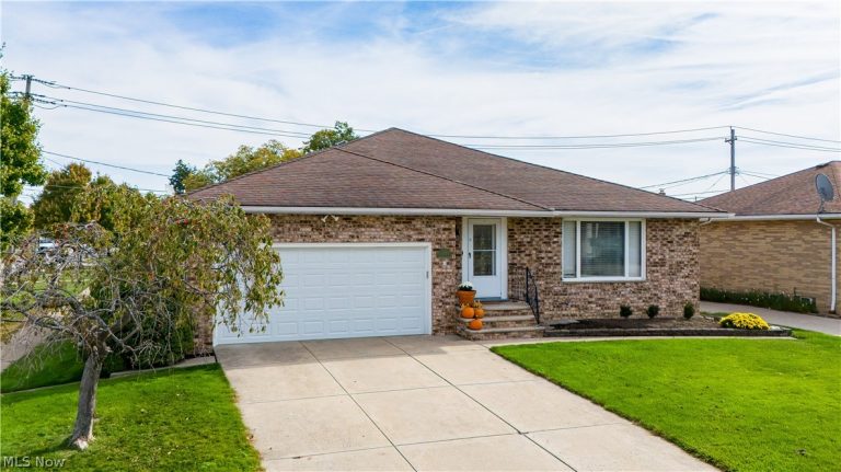 4701 Brook Lane, Brooklyn, OH, 44144