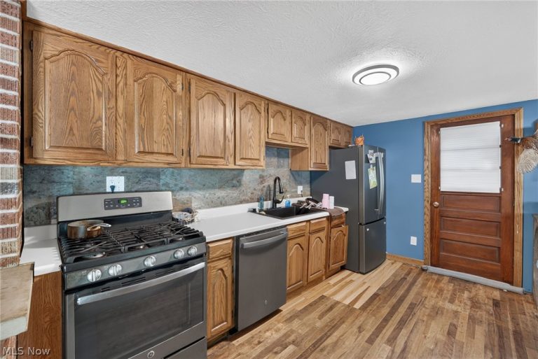 598 Randolph Road, Mogadore, OH - Photo 6
