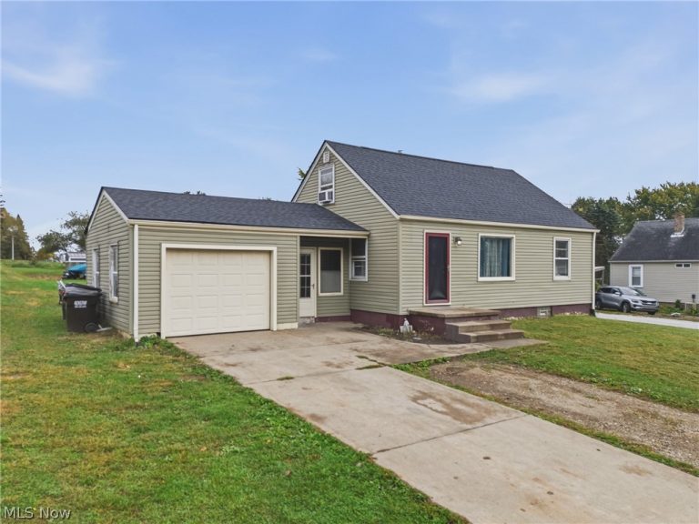 209 43rd Street, Canton, OH - Photo 3
