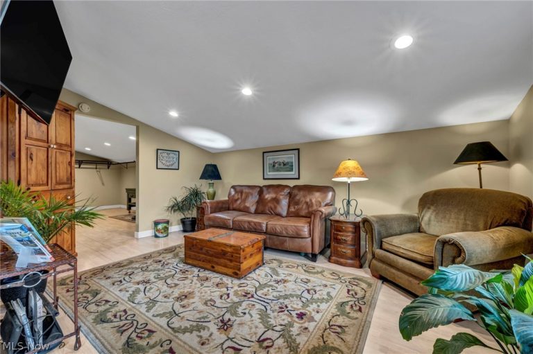 4020 Faircrest Street, Canton, OH - Photo 8
