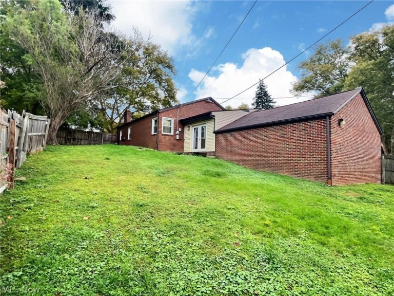 1105 Ridge Road, Canton, OH - Photo 3