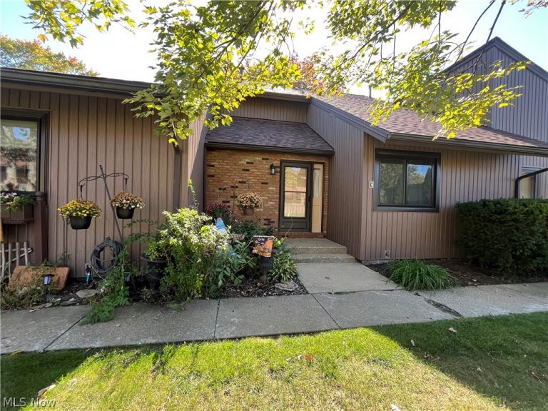 7368 Trailside Drive ##E, Northfield, OH, 44067