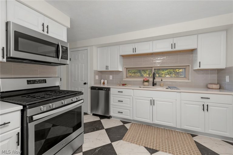 5300 Cornell Boulevard, North Ridgeville, OH - Photo 8