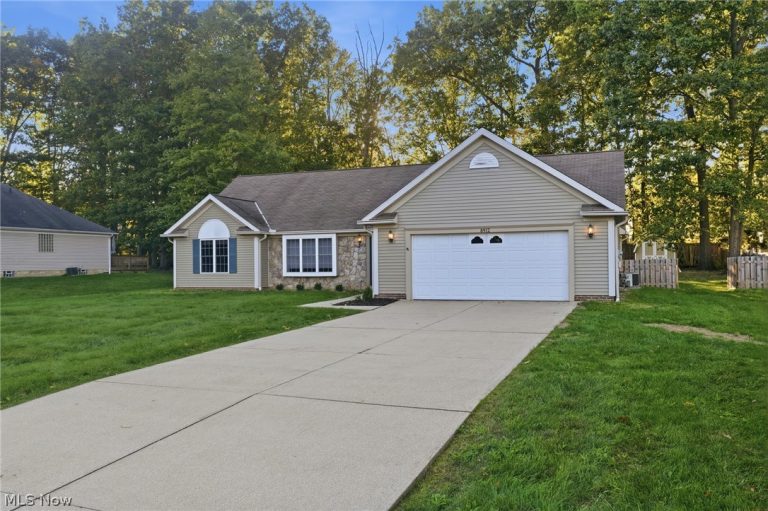 8912 Isabelle Lane, Macedonia, OH - Photo 3