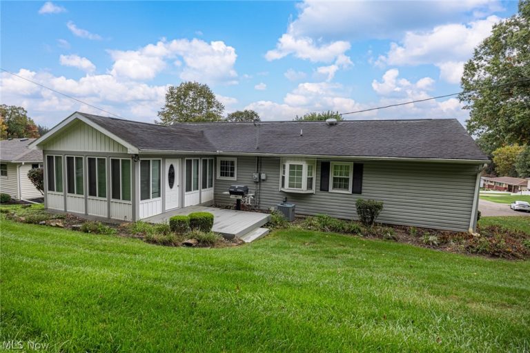 1807 Winding Drive, Coshocton, OH - Photo 5