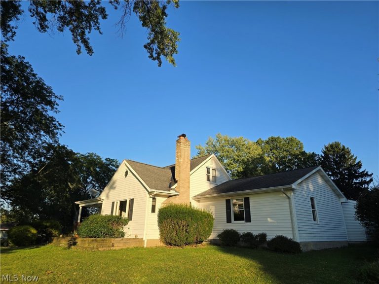 1472 Northeast Avenue, Tallmadge, OH - Photo 2