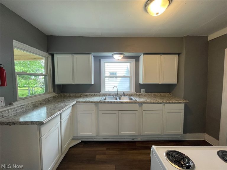 730 Noble Avenue, Akron, OH - Photo 2