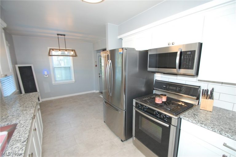 2989 Howell Drive, Poland, OH - Photo 5