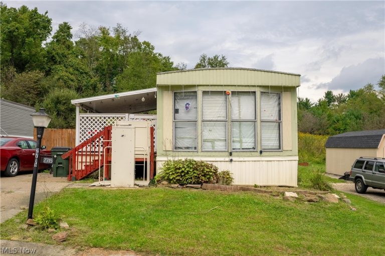 2715 Barn Drive, Canton, OH, 44706