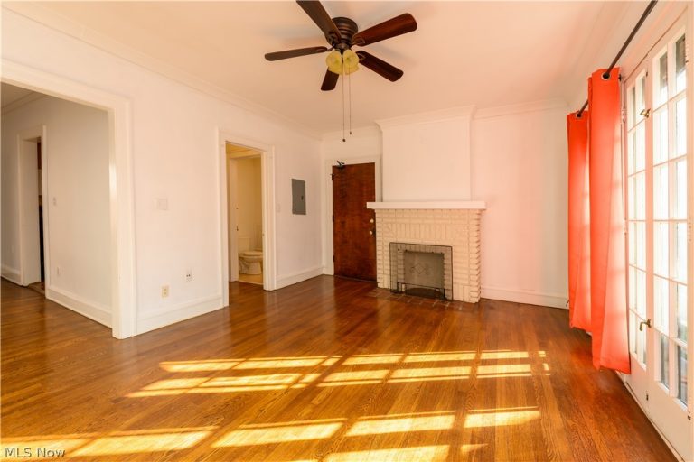 2473 Overlook Road #8, Cleveland Heights, OH - Photo 5