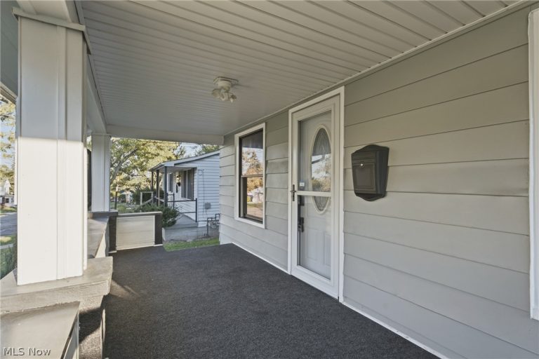 2205 Burbank Avenue, Youngstown, OH - Photo 5