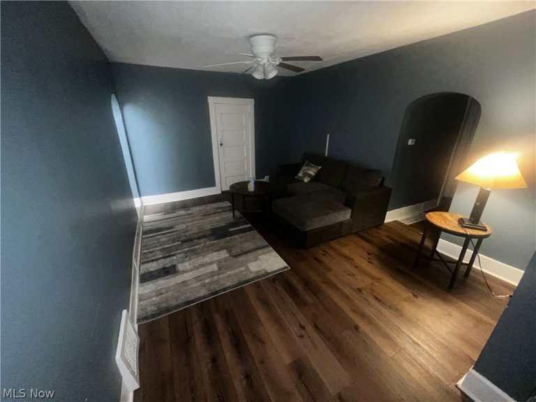 321 Chalmers Avenue, Youngstown, OH - Photo 2