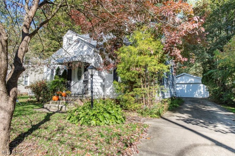 1425 Westvale Avenue, Akron, OH - Photo 2