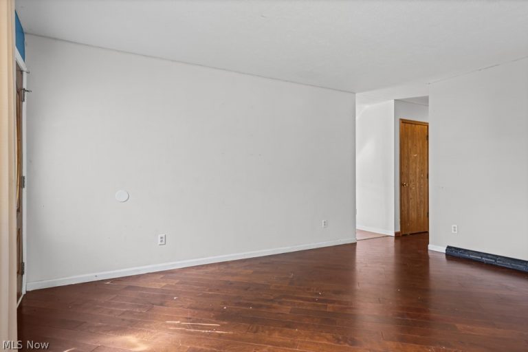 2966 Wingate Avenue, Akron, OH - Photo 8