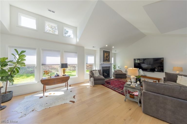3727 Millikin Court, Cleveland Heights, OH - Photo 3