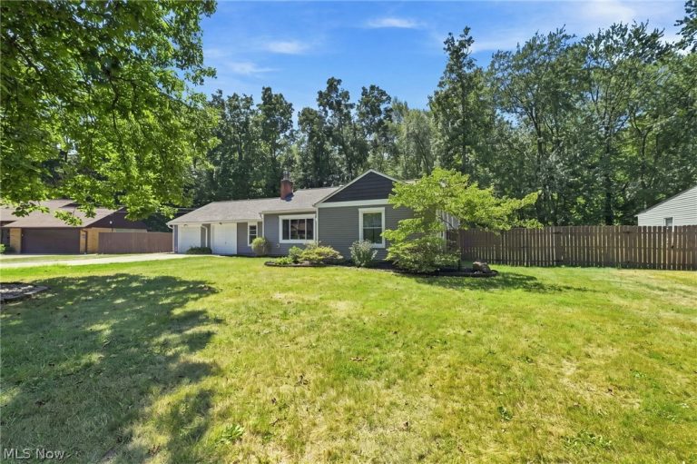 6024 Louis, North Olmsted, OH - Photo 2
