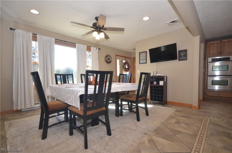 3805 Lake Vista Road, Akron, OH - Photo 8