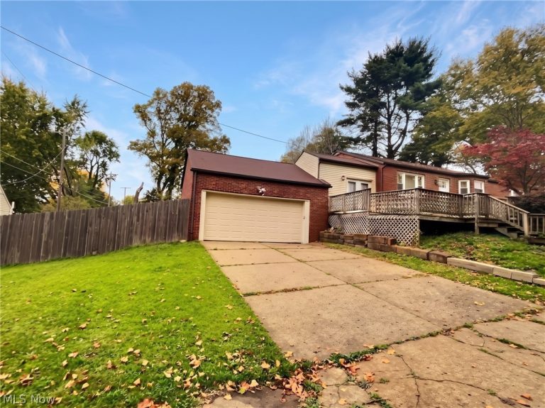 1105 Ridge Road, Canton, OH - Photo 2
