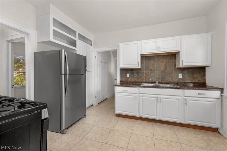 2200-2202 Wyandotte Avenue #2202, Lakewood, OH - Photo 8