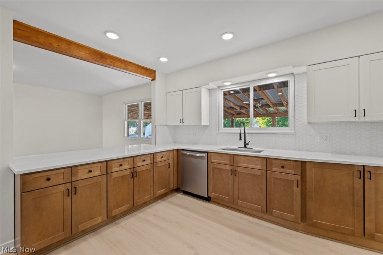3825 Middlebranch Avenue, Canton, OH - Photo 8