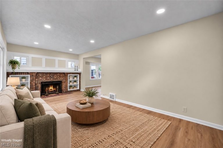 2077 Wyandotte Avenue, Lakewood, OH - Photo 4