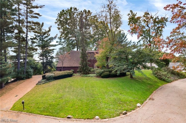 2962 Wildridge Drive, Massillon, OH, 44646