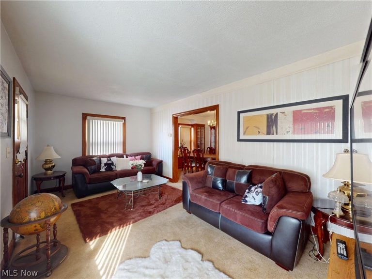 10321 Dove Avenue, Cleveland, OH - Photo 2