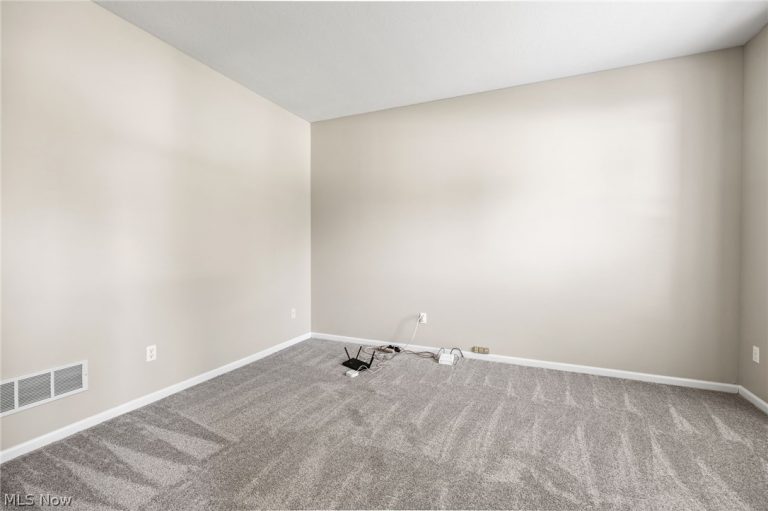 853 Edgar Lane, Brunswick, OH - Photo 4