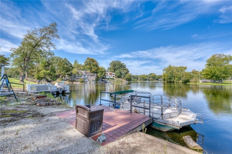 158 Oak Drive, North Canton, OH - Photo 3