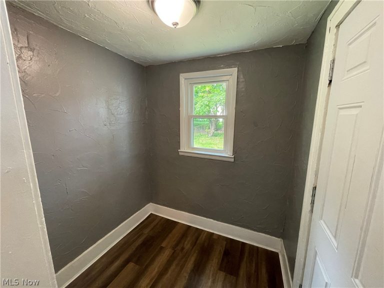 730 Noble Avenue, Akron, OH - Photo 6