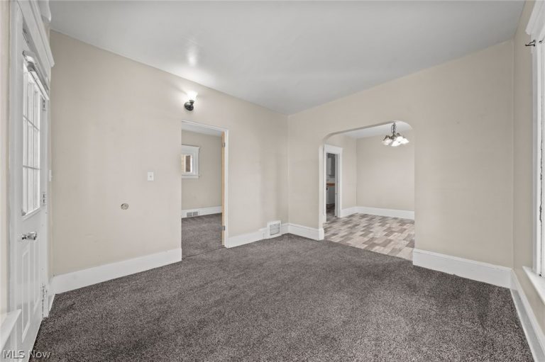 4012 Bucyrus Avenue, Cleveland, OH - Photo 8